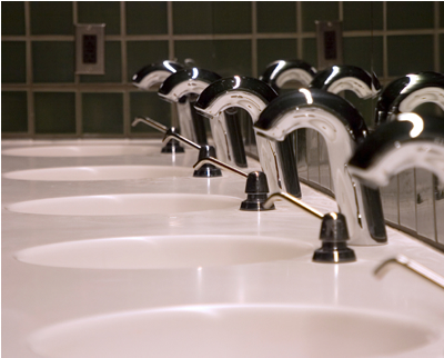 Grundreinigung und Desinfektion von Sanitärräume und Küchenräume Grundreinigung und Desinfektion von Sanitärräume und Küchenräume